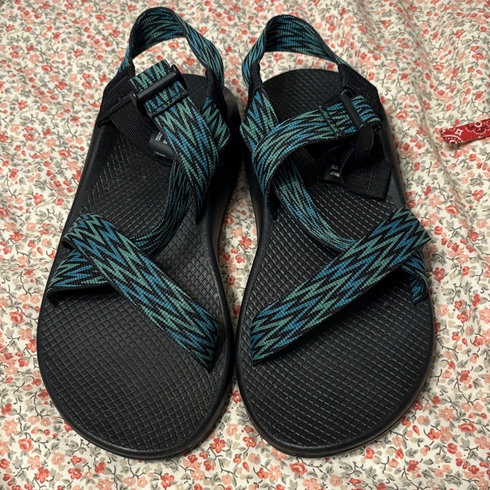 Chaco Men's size 9 Black and Teal Strappy Sandals